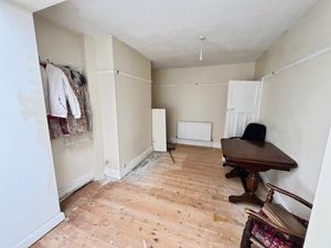 Dining room- click for photo gallery